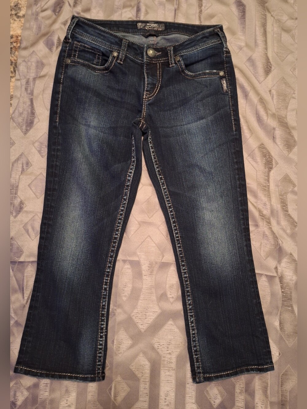 Silver Jeans Kick Flare Capri.  W27